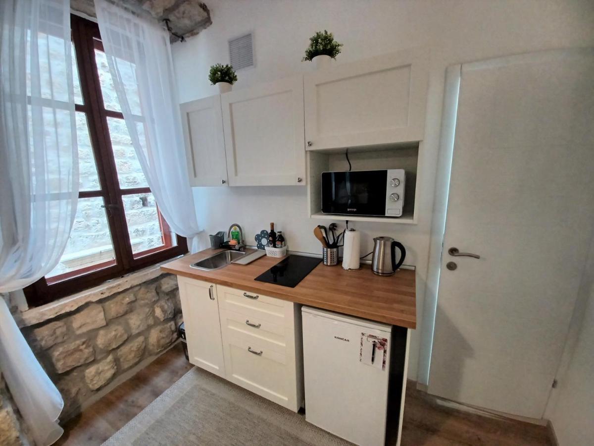 Apartman Placeta & *