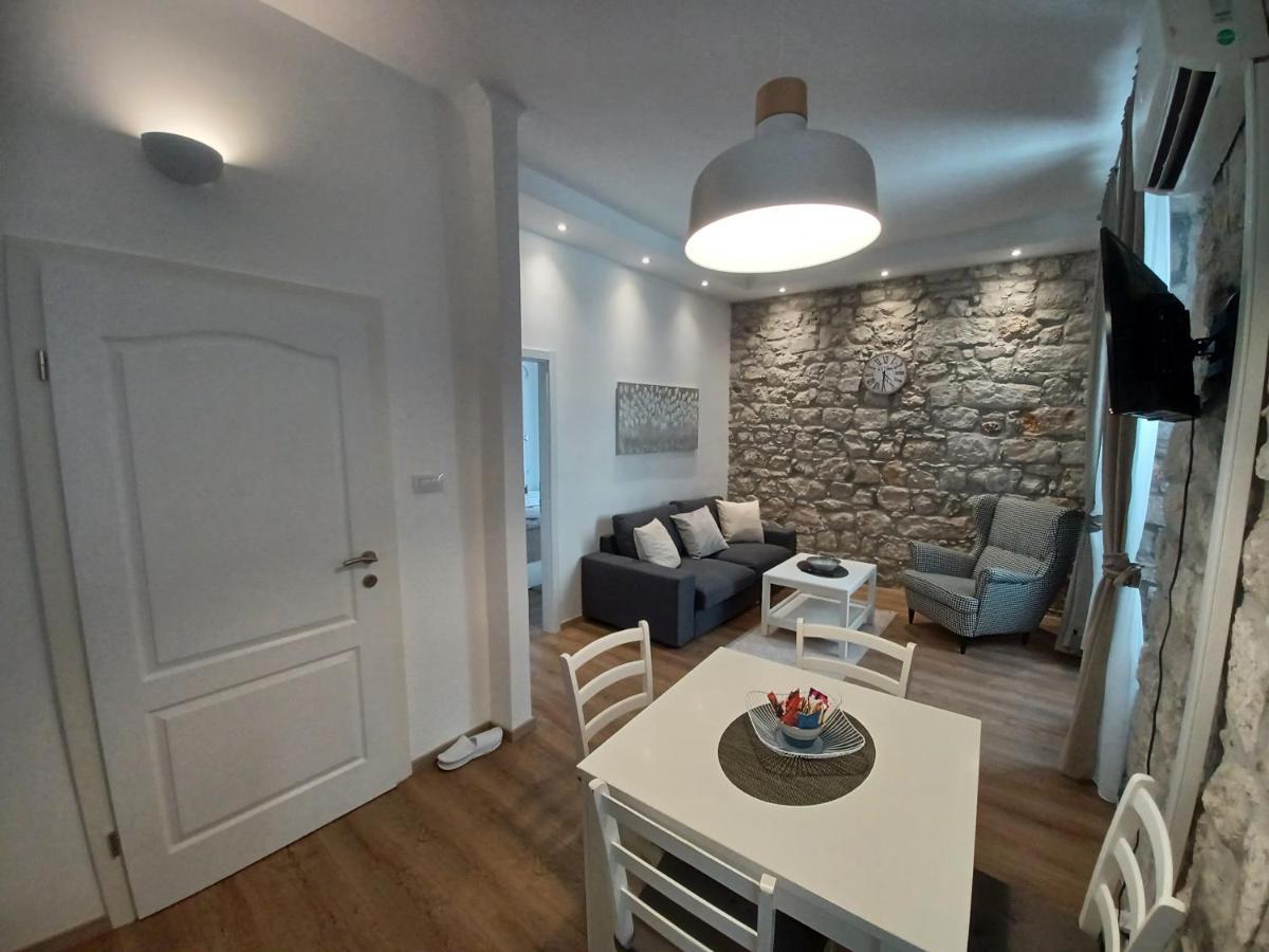 Placeta & Apartman *